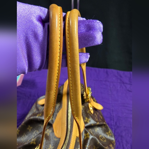 Louis Vuitton Tivoli GM Shoulder Bag - Picture 4 of 16